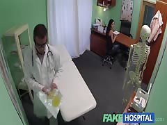 FakeHospital Doctors talented digits make MILF squirt