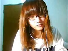 Cute Chinese girl flashing her boobs on Skype