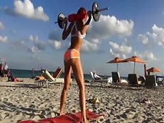 Sexy big booty workout comp. - iRuinGirls